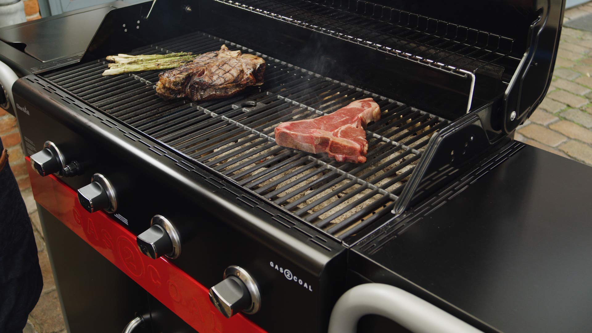 char-broil-gas2coal-440-hybridgrill-4-brenner-gasgrill-mit-kohleumfunktion-seite image 8