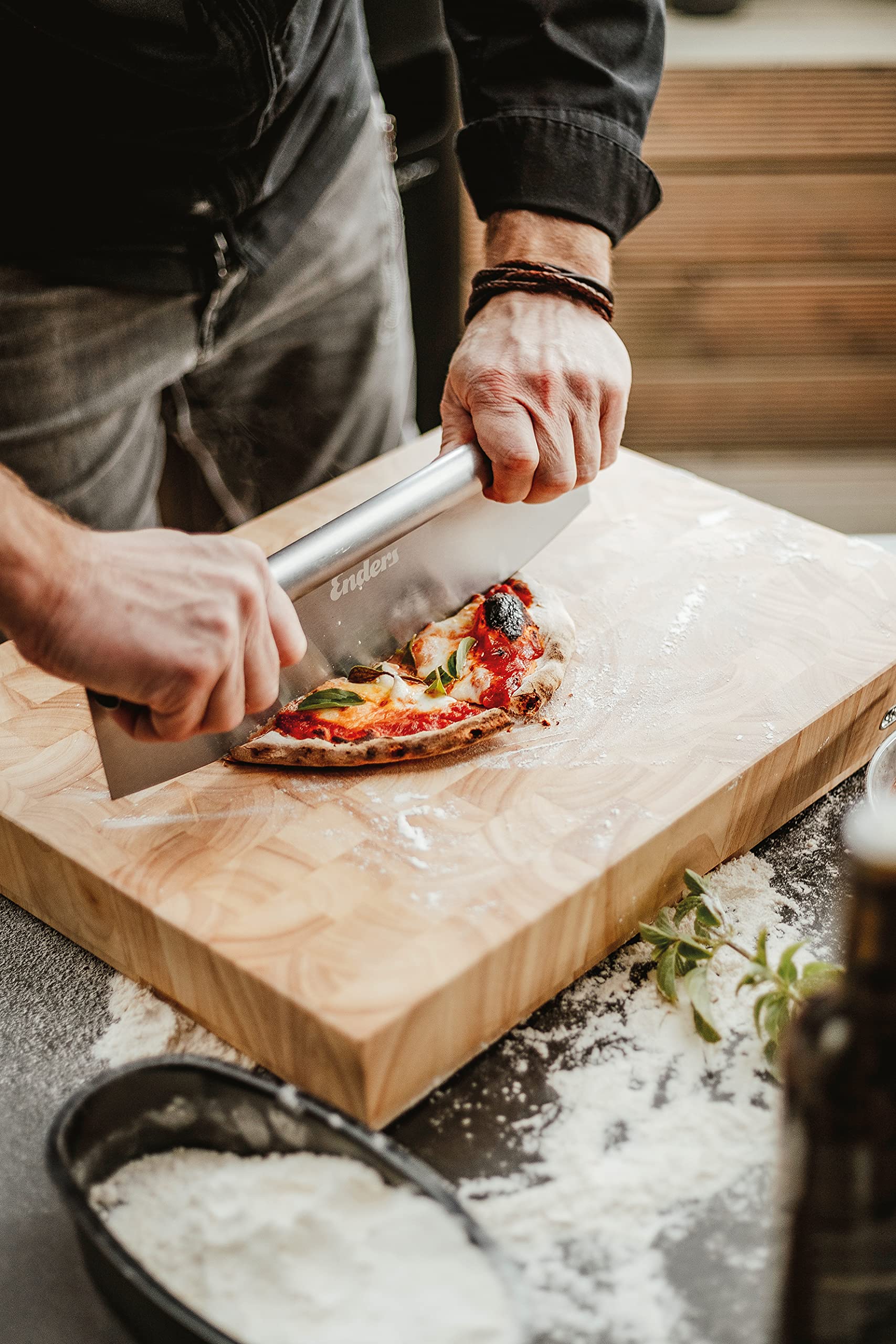 enders-8771-premium-pizzaschneider-aus-edelstahl-mit-ergonomischem-griff-und-sch image 3