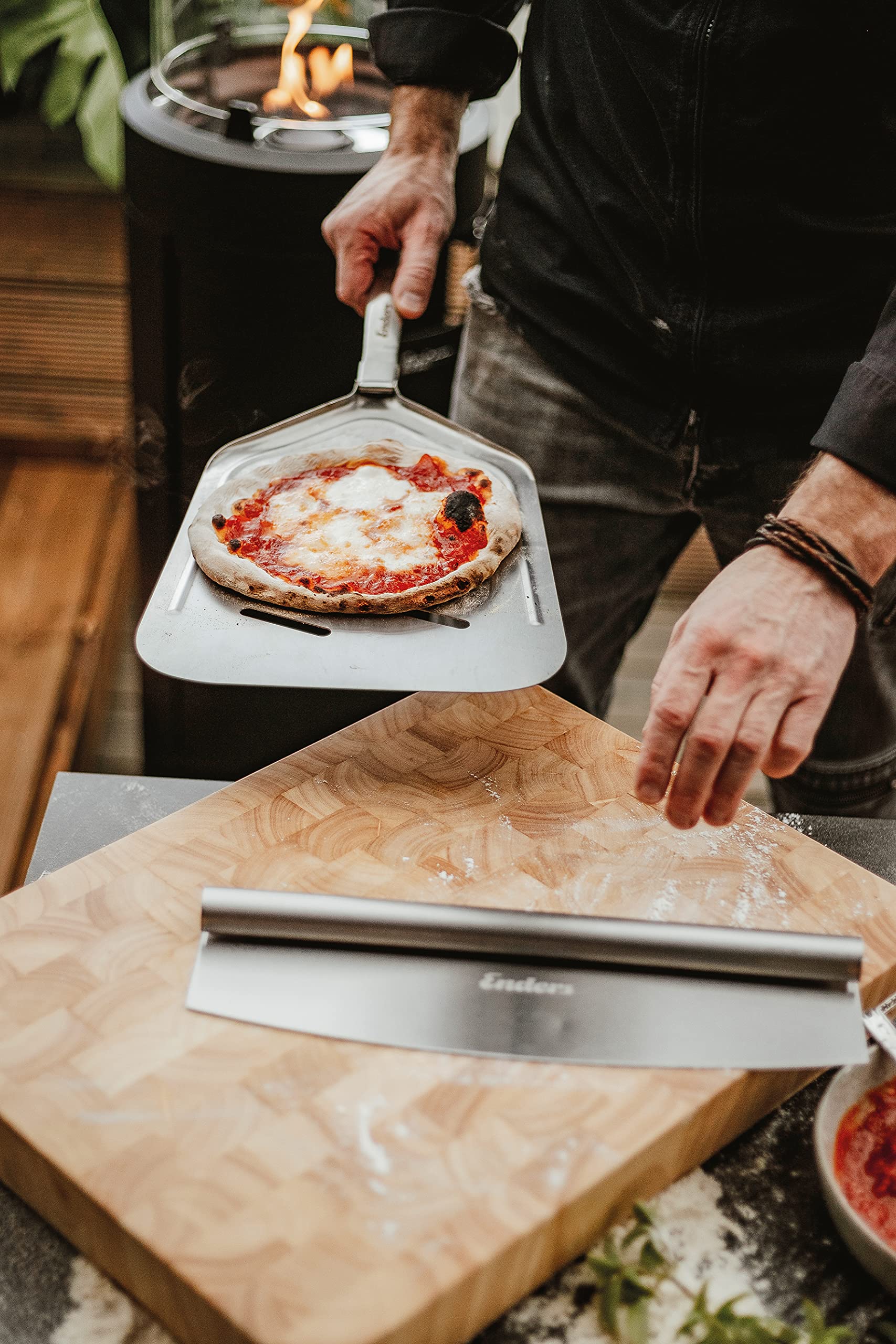 enders-8771-premium-pizzaschneider-aus-edelstahl-mit-ergonomischem-griff-und-sch image 2