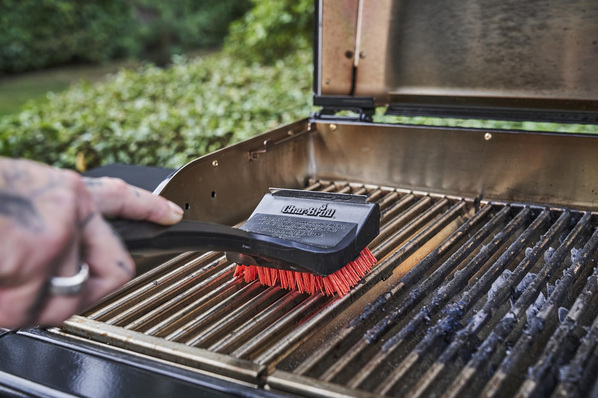 char-broil-140-533-2-in-1-cool-clean-grillb-rste-aus-nylon-mit-edelstahl-schaber image 3